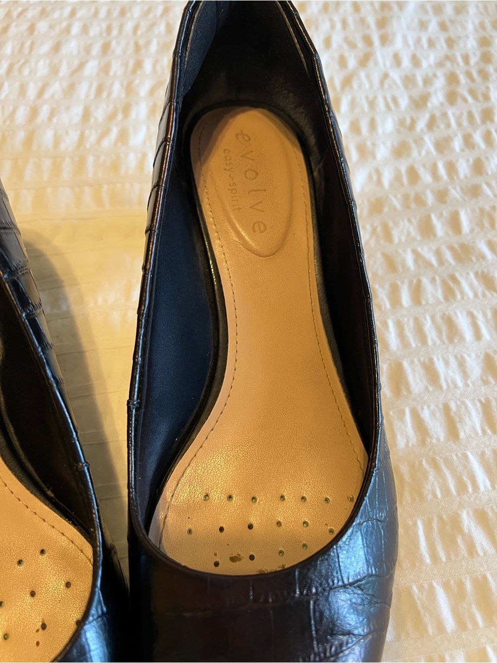 Easy Spirit Black Croc-Embossed Mid Block Heel Pumps (wide width) - Picture 5 of 8
